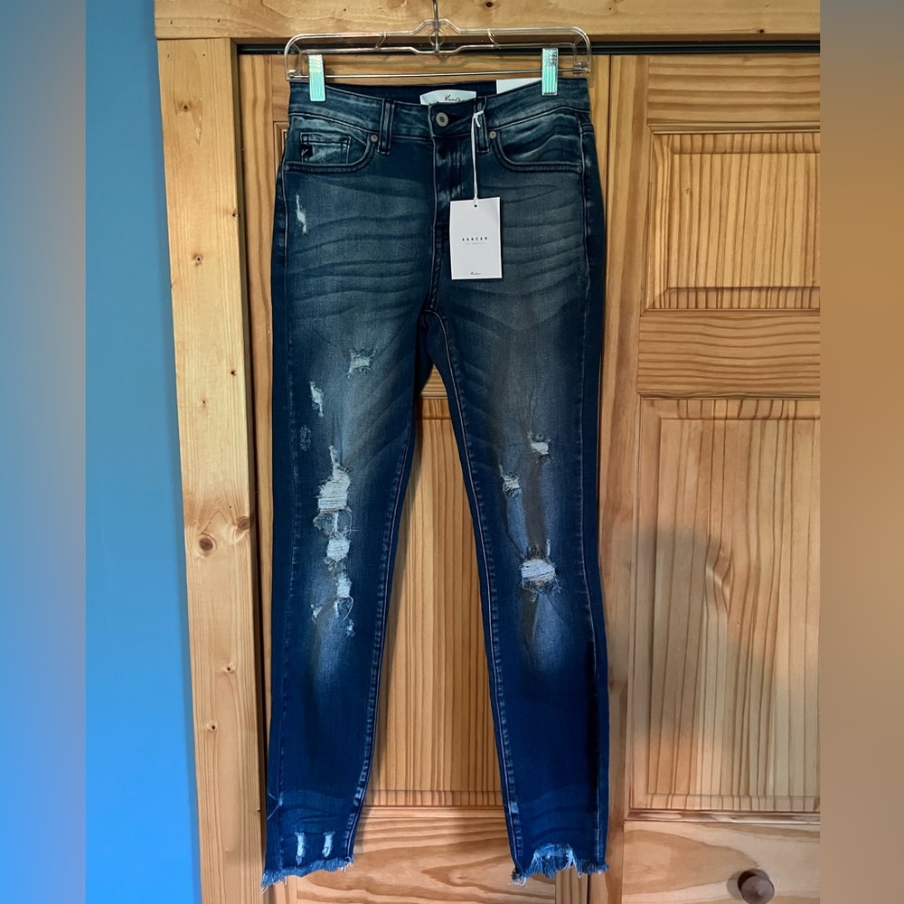 New with tags Kancan Mid rise Super skinny distressed jeans